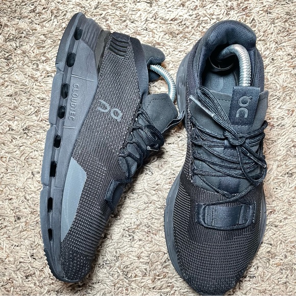 Men’s On Cloud Cloudnova Size 7.5 - Picture 5 of 11